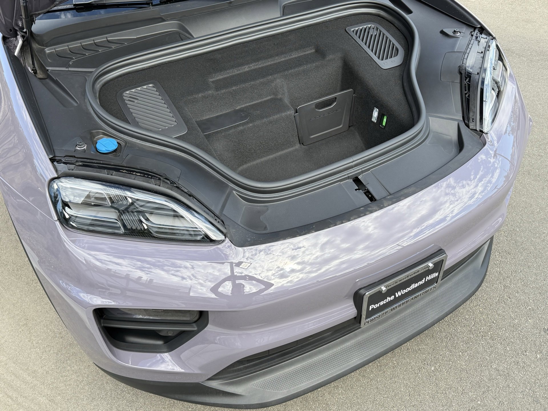 Used 2025 Porsche Macan Electric image 30