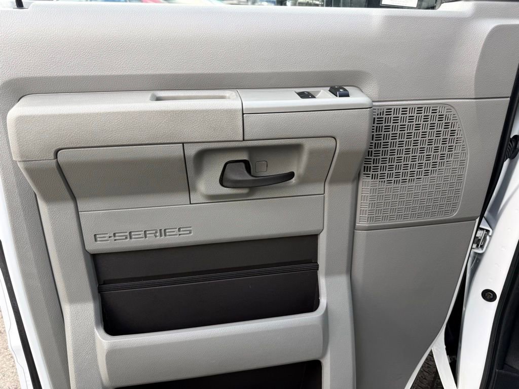 Used 2022 Ford E-450 and Econoline 450 Super Duty w/ Power Windows & Locks Group RWD image 16