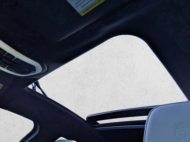 Certified 2024 Porsche Macan image 27