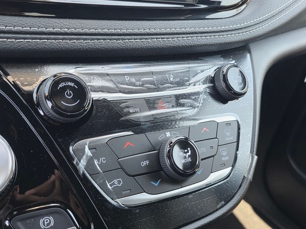New 2027 Chrysler Pacifica Select w/ Family Tech Group FWD image 17