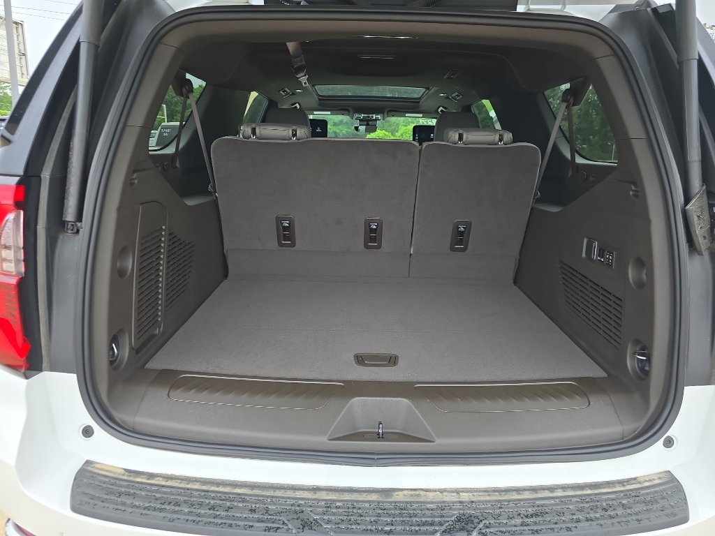 New 2026 GMC Yukon XL Elevation w/ Elevation Premium Package RWD image 15