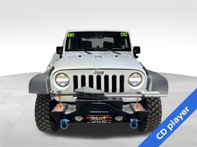 Used 2015 Jeep Wrangler Rubicon w/ Power Convenience Group image 2