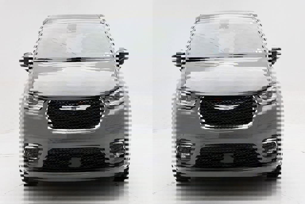 Used 2025 Chrysler Pacifica Select FWD image 4