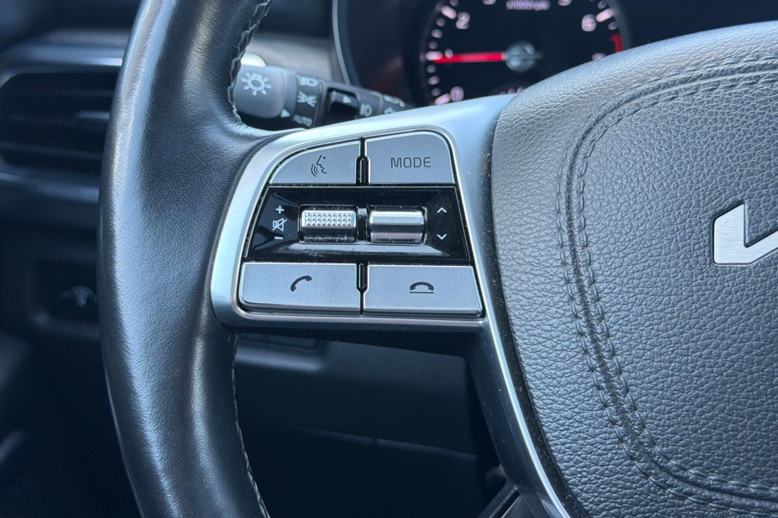 Used 2022 Kia Telluride SX w/ SX Prestige Package image 37