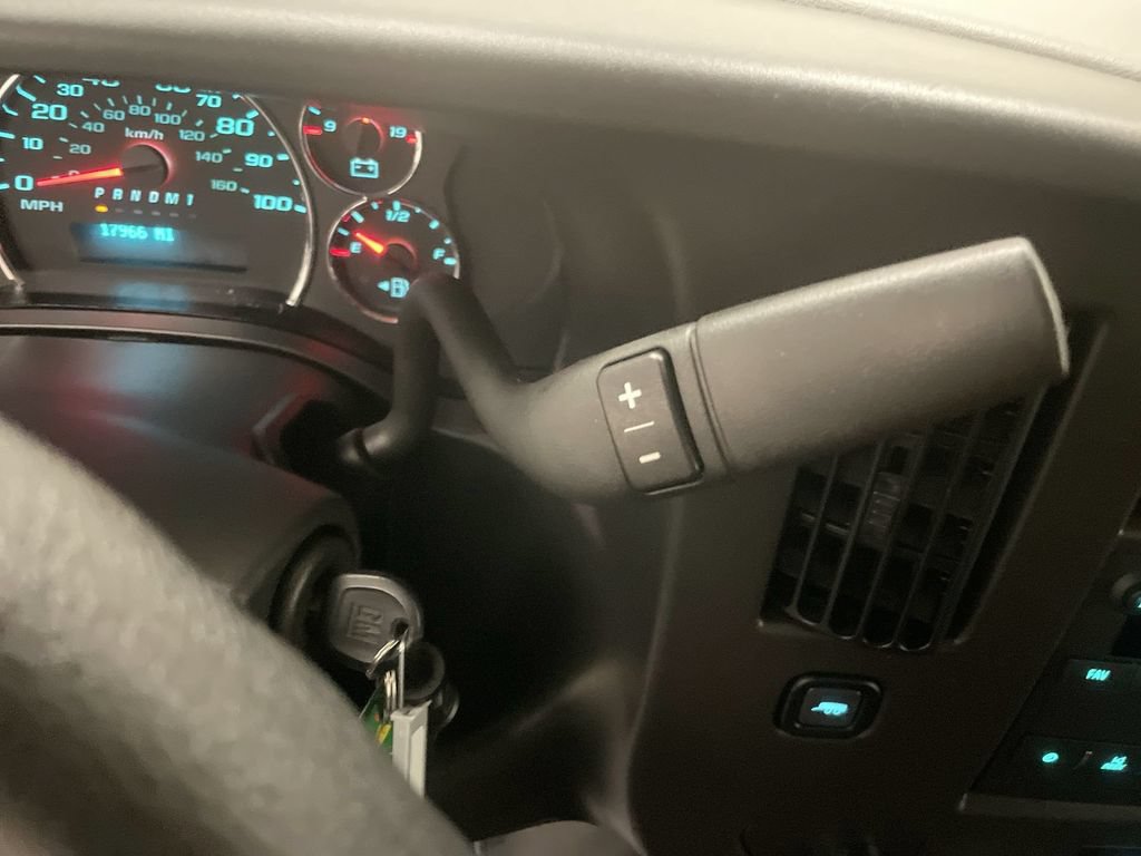 Used 2025 GMC Savana 2500 w/ Driver Convenience Package RWD image 9