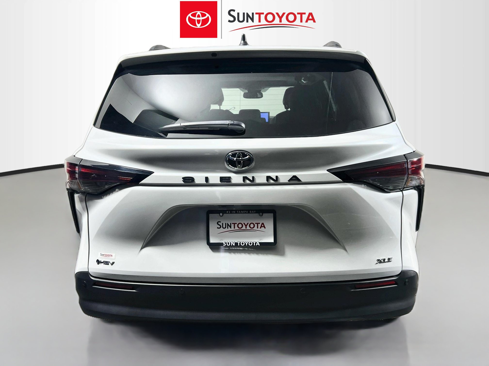 Used 2026 Toyota Sienna XLE FWD image 5