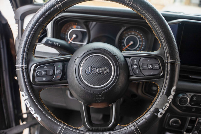 Used 2024 Jeep Wrangler Unlimited Sport AWD/4WD image 41