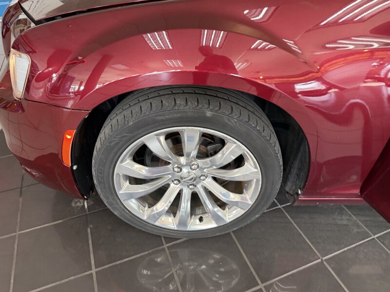 Used 2019 Chrysler 300 Limited RWD image 33