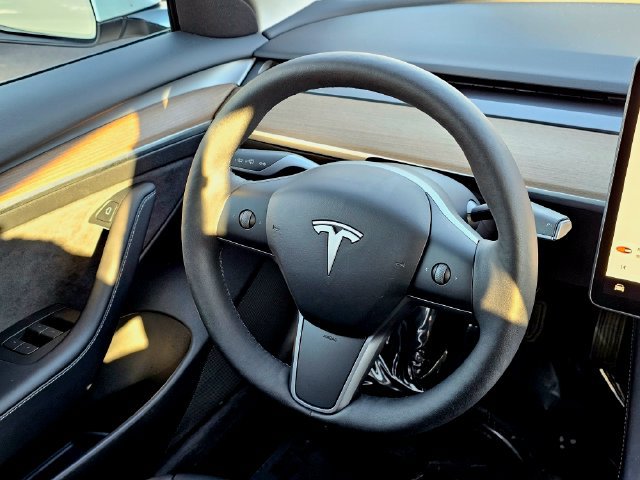 Used 2023 Tesla Model 3 Standard Range RWD image 30