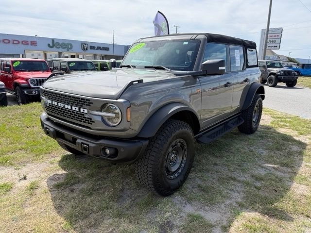 Used 2025 Ford Bronco Badlands AWD/4WD image 3