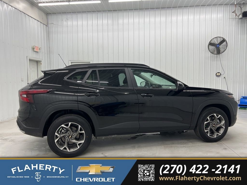New 2026 Chevrolet Trax LT image 2