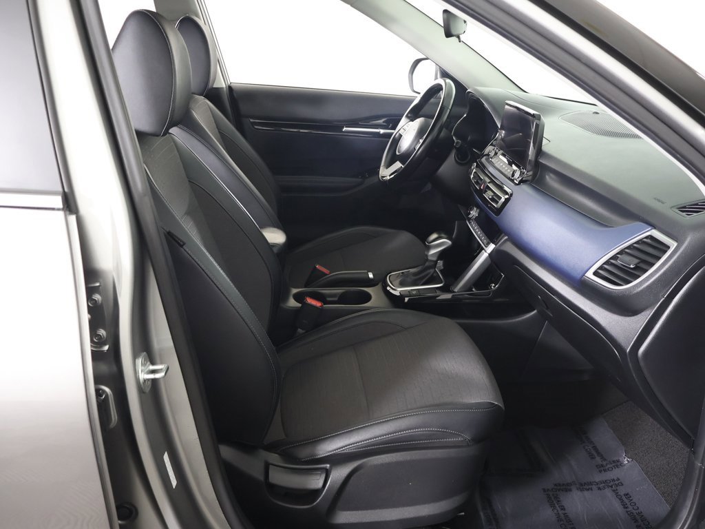 Used 2023 Kia Seltos S w/ Navigation Package image 28