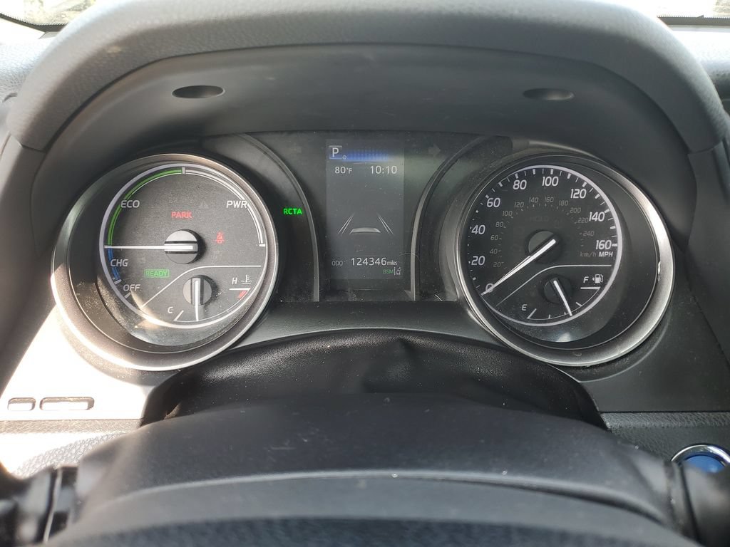 Used 2021 Toyota Camry SE w/ Cold Weather Package FWD image 17