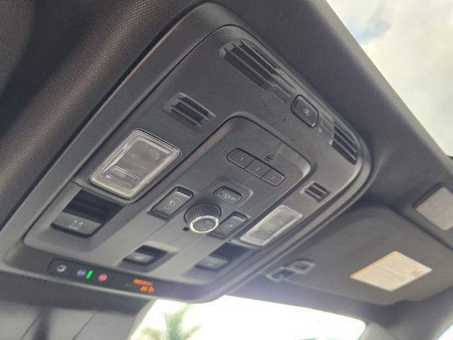 Used 2023 Cadillac Escalade Premium Luxury image 41