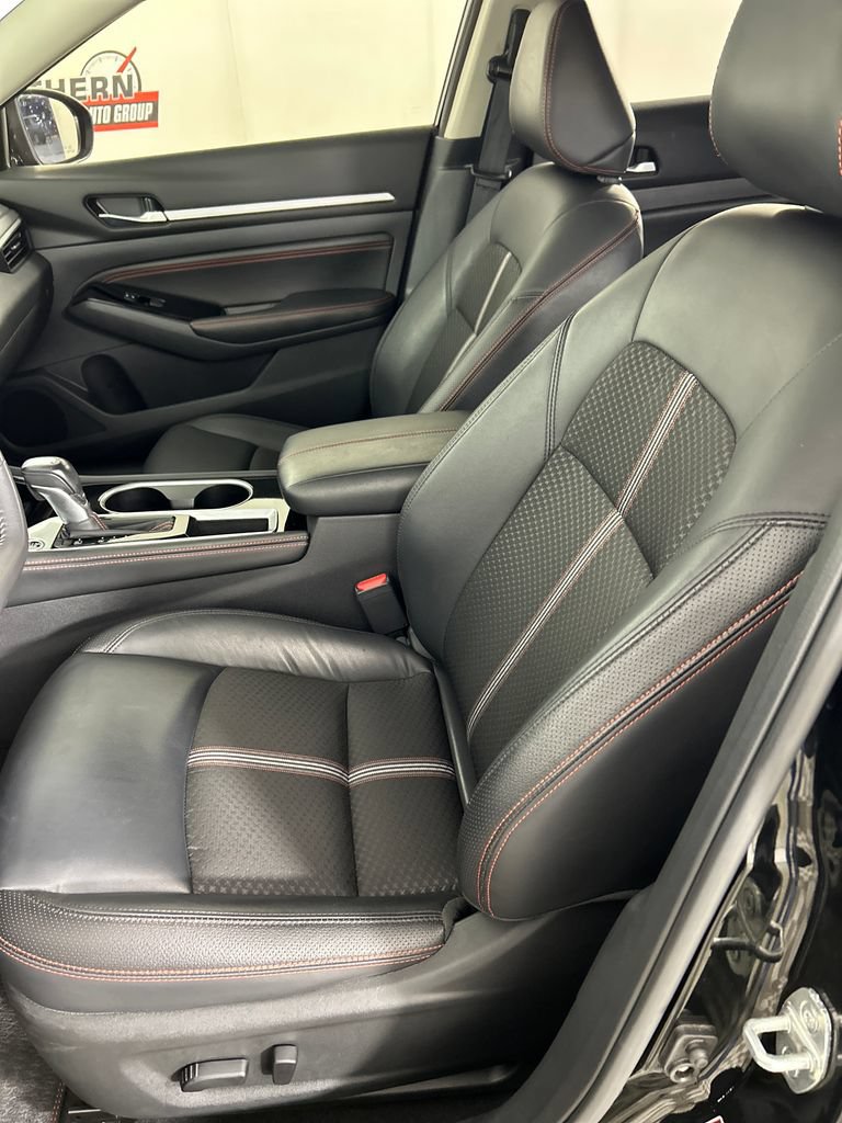 Used 2023 Nissan Altima 2.5 SR FWD image 12