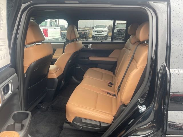 Used 2026 Hyundai Santa Fe Limited w/ Tow & Go Package image 8