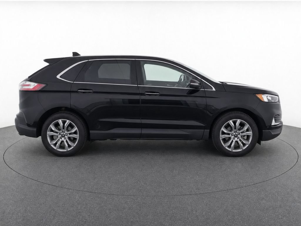 Used 2024 Ford Edge Titanium AWD/4WD image 9