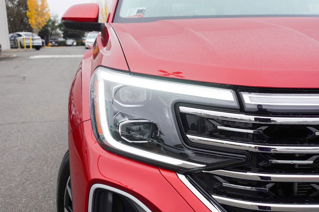 Certified 2025 Volkswagen Atlas SEL image 5