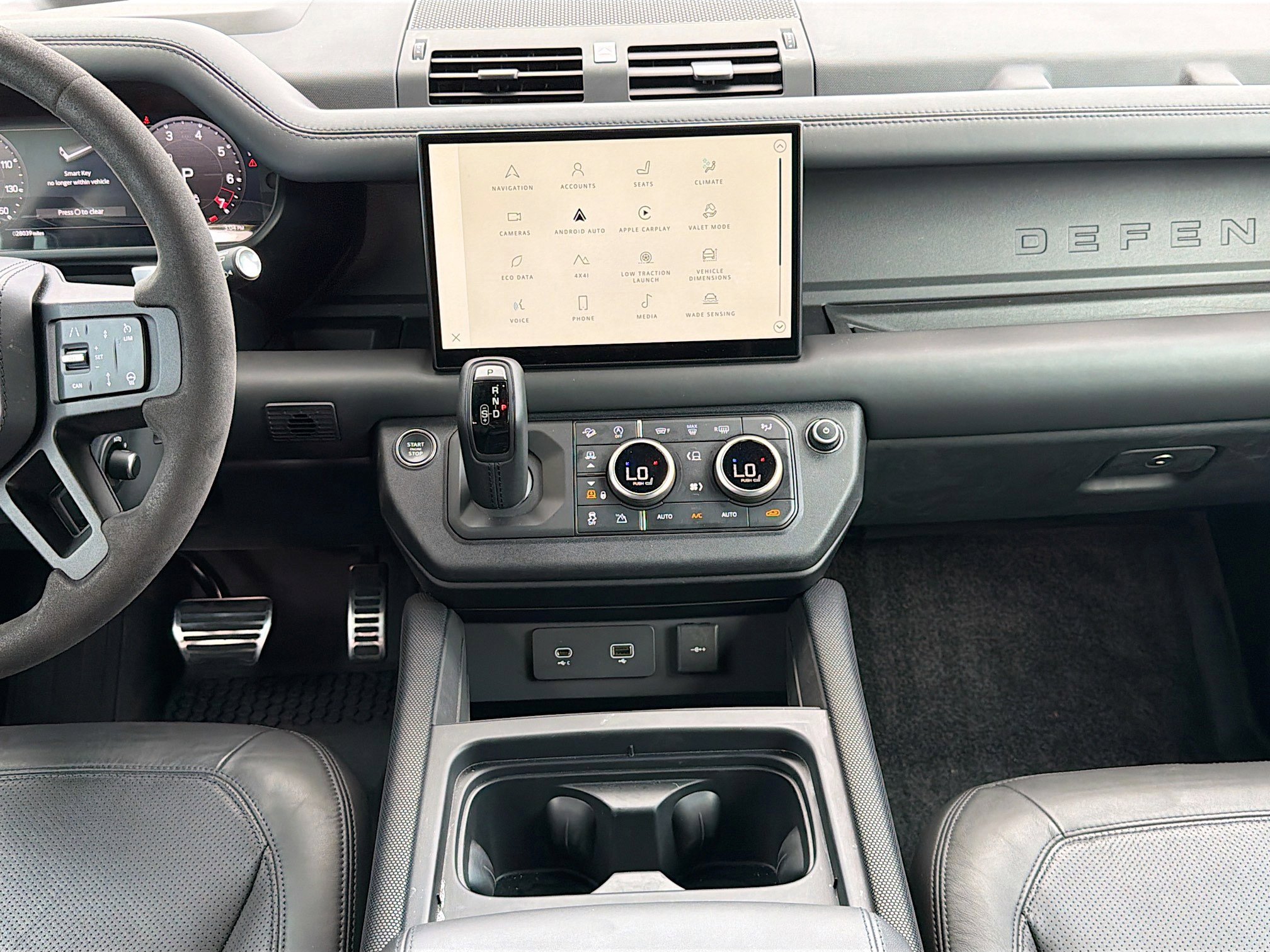 Used 2024 Land Rover Defender 110 V8 image 19