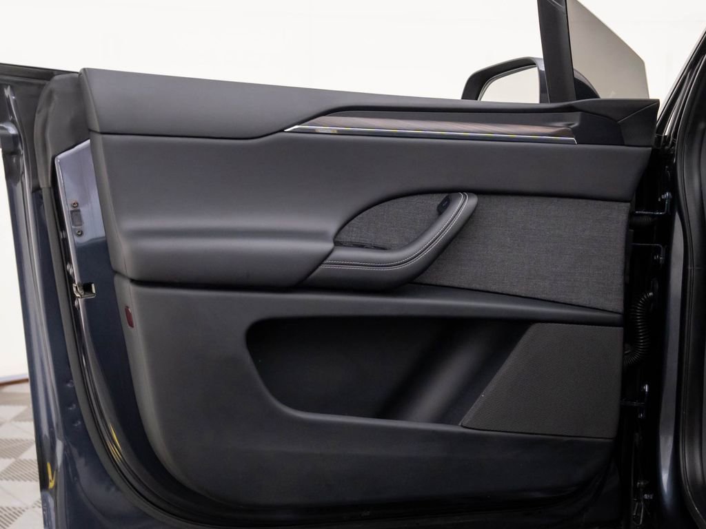 Used 2024 Tesla Model X image 14