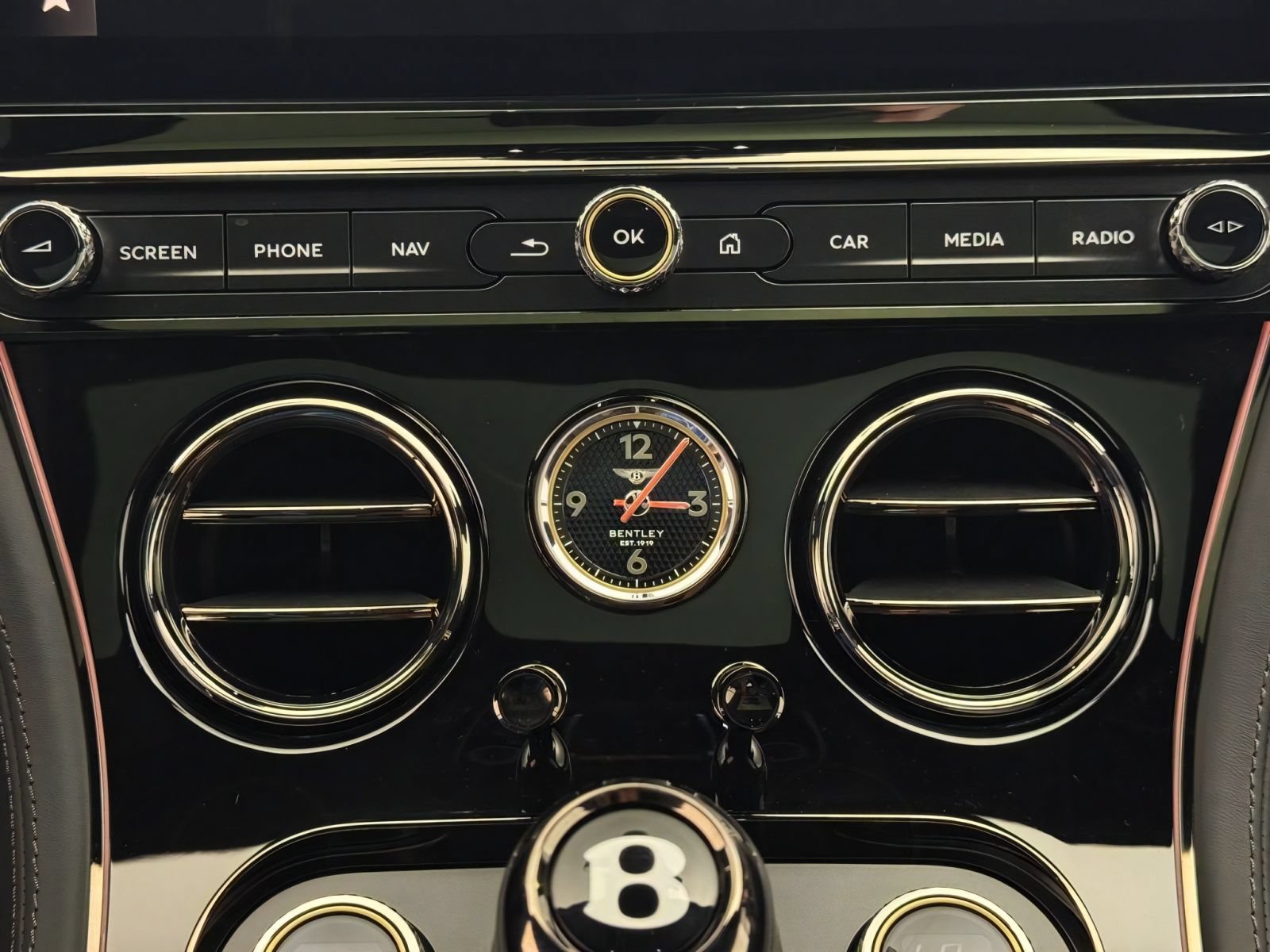 New 2026 Bentley Continental GT AWD/4WD image 32