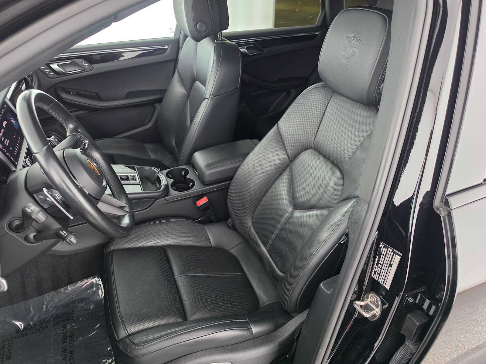 Used 2024 Porsche Macan AWD/4WD image 21