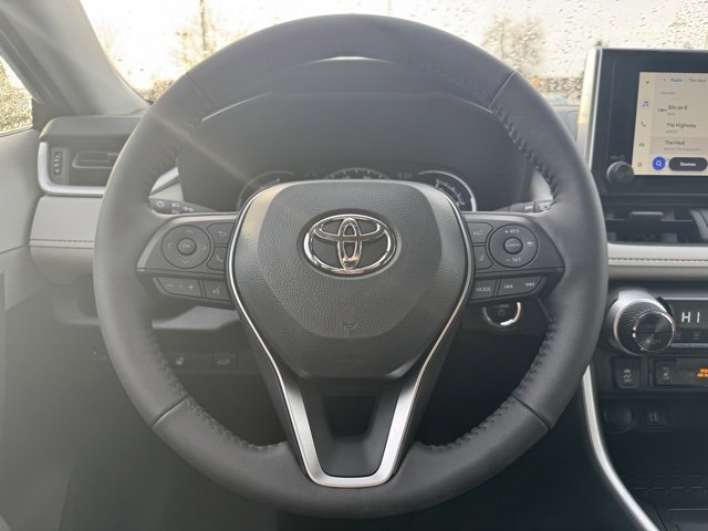 Used 2025 Toyota RAV4 XLE image 23