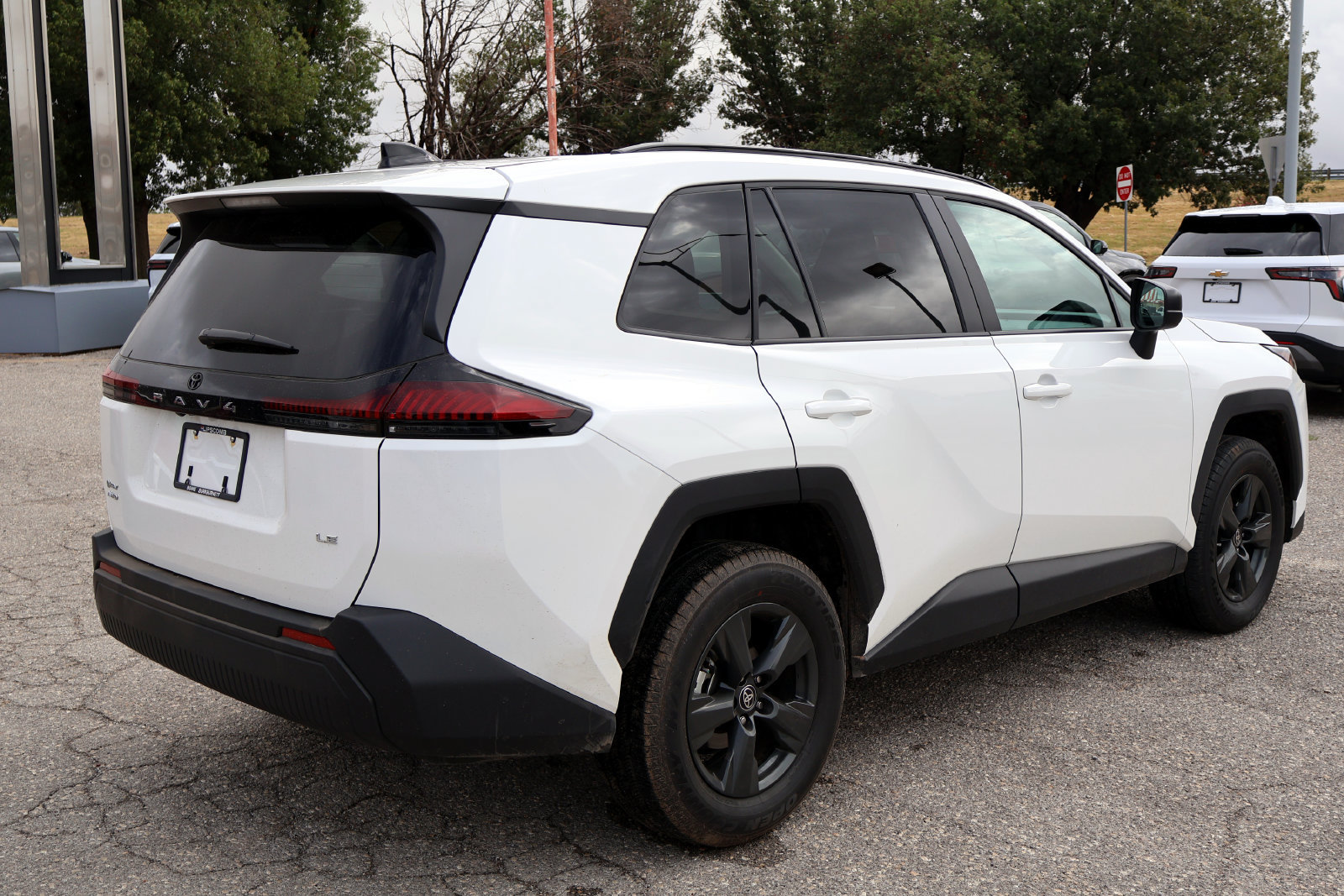 Used 2026 Toyota RAV4 LE AWD/4WD image 6