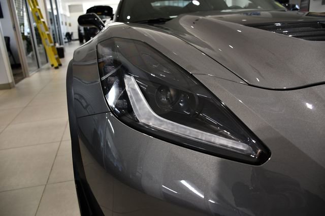 Used 2015 Chevrolet Corvette Z06 w/ Z07 Performance Package image 9