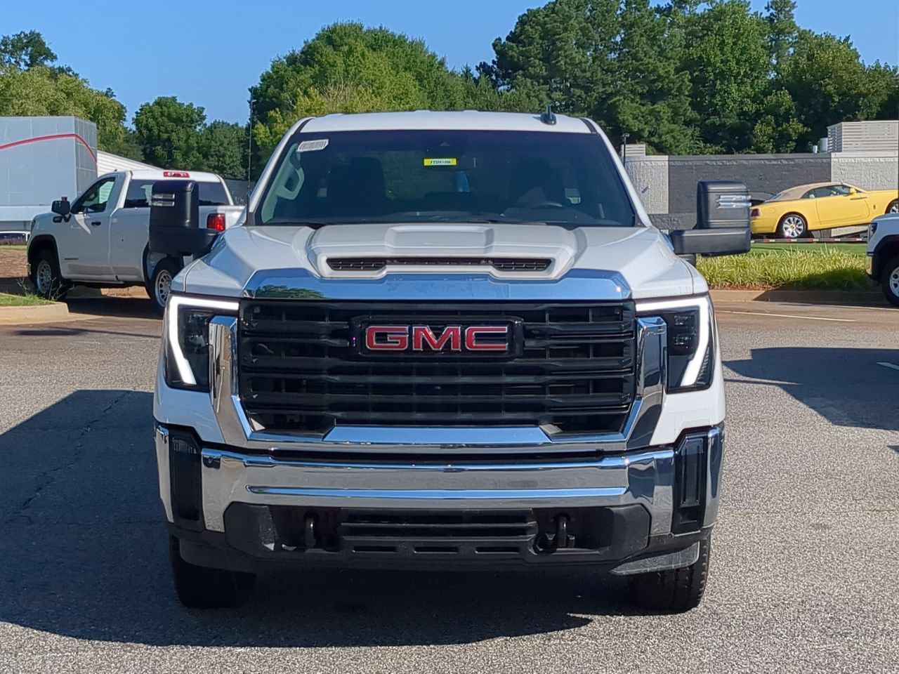 New 2026 GMC Sierra 2500 Pro w/ Convenience Package RWD image 3