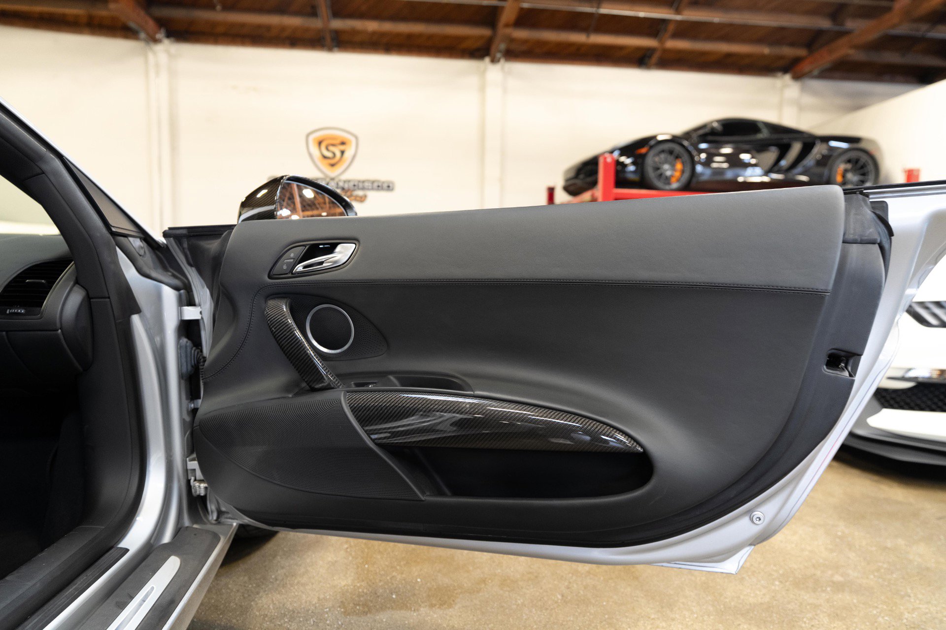 Used 2011 Audi R8 V10 image 94