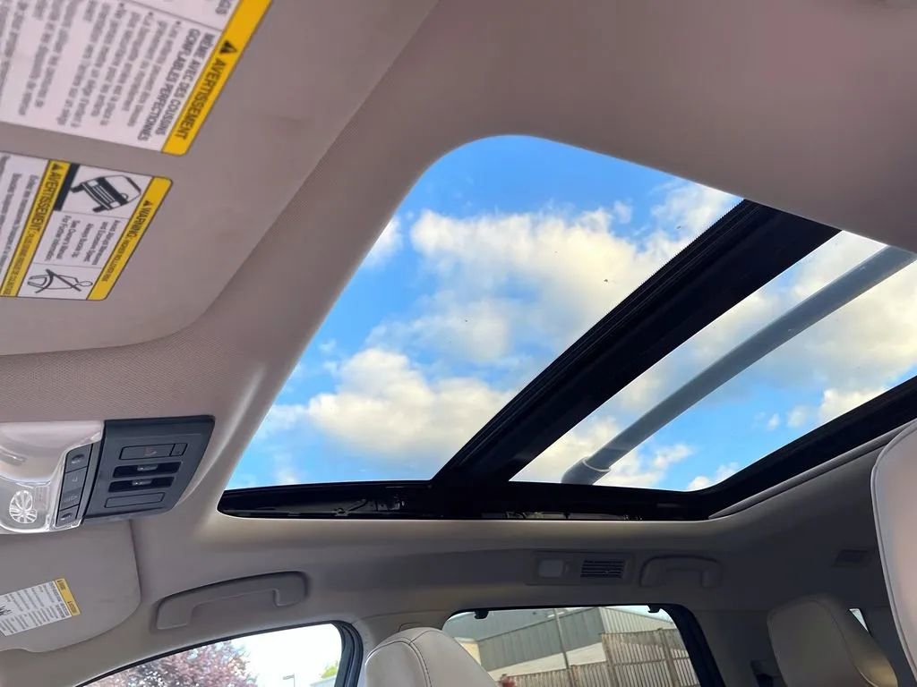 Used 2022 Nissan Pathfinder Platinum w/ Cargo Package image 21