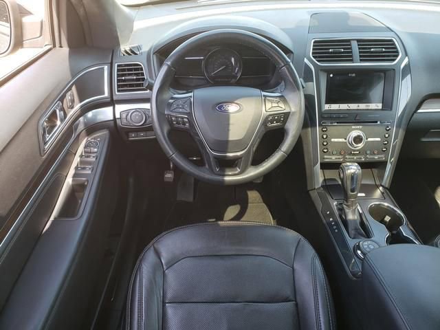 Used 2018 Ford Explorer Limited w/ Equipment Group 301A AWD/4WD image 18
