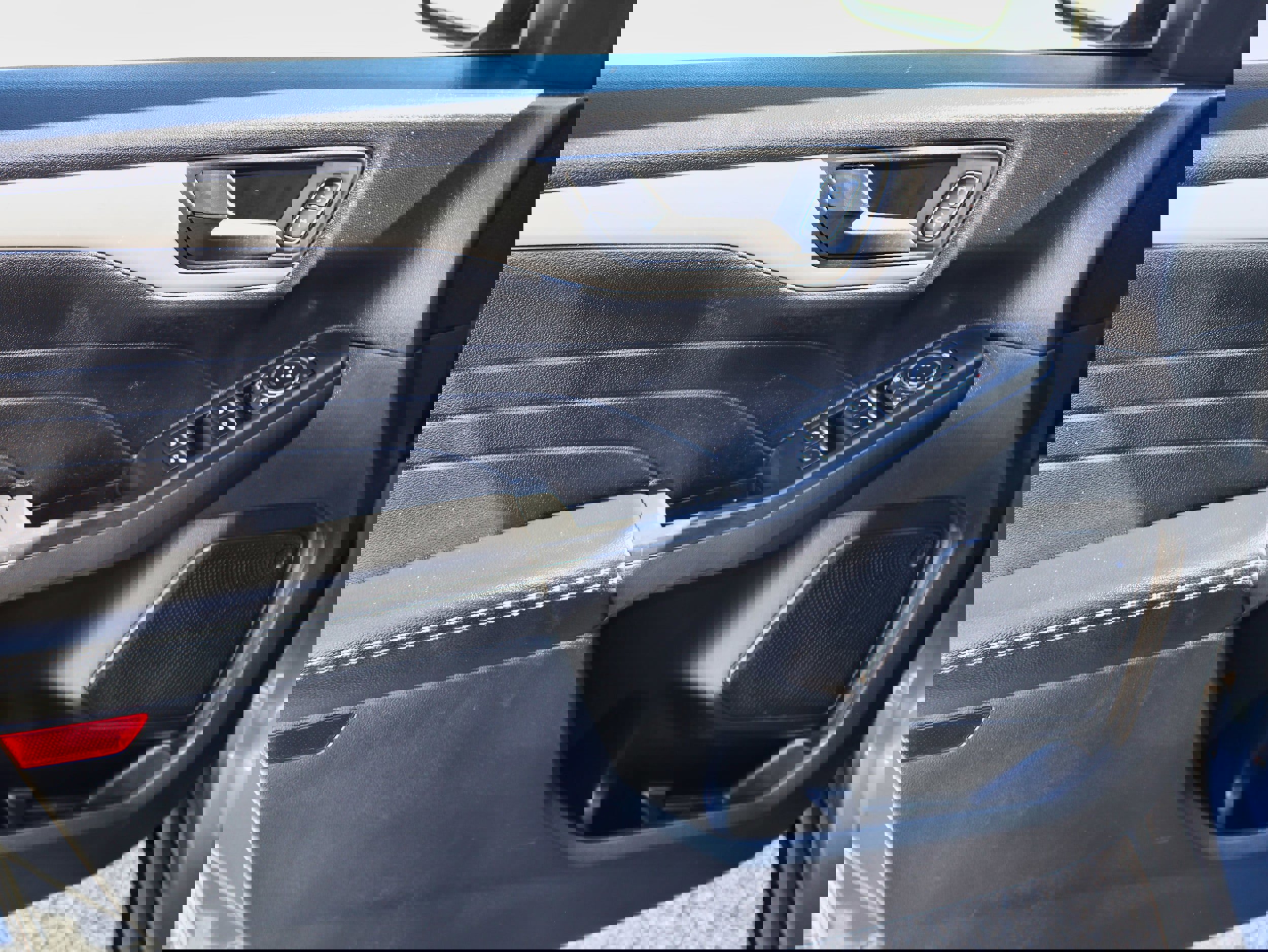 Used 2022 Ford Escape SE w/ SE Sport Appearance Package image 9