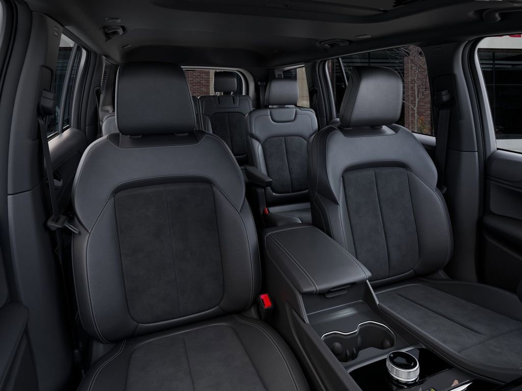 New 2025 Jeep Grand Cherokee L Altitude image 16