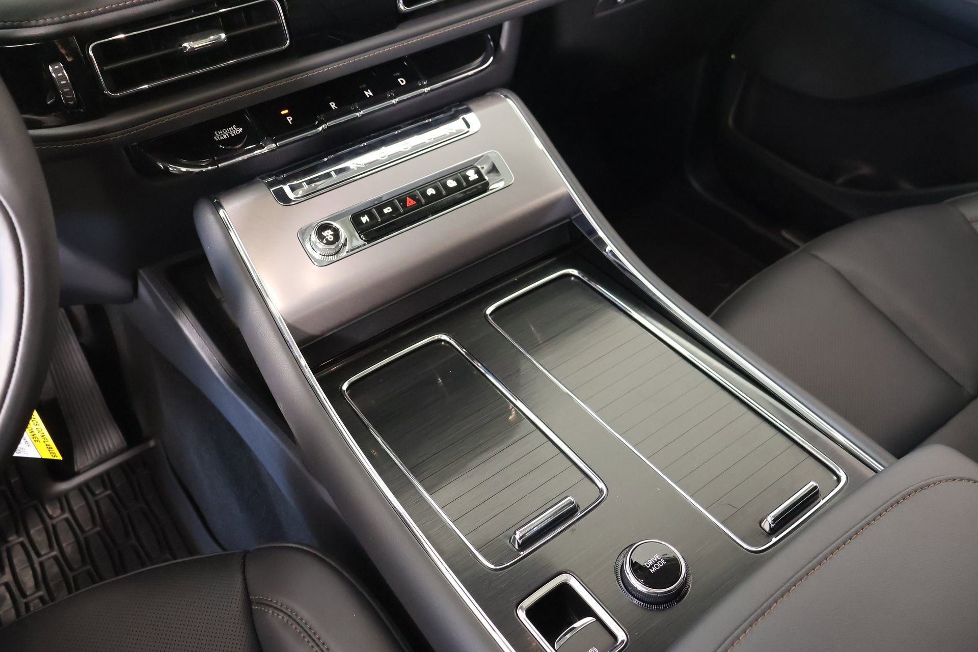 New 2026 Lincoln Aviator AWD image 8