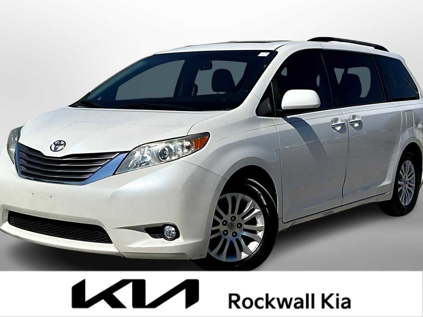 Used 2015 Toyota Sienna XLE