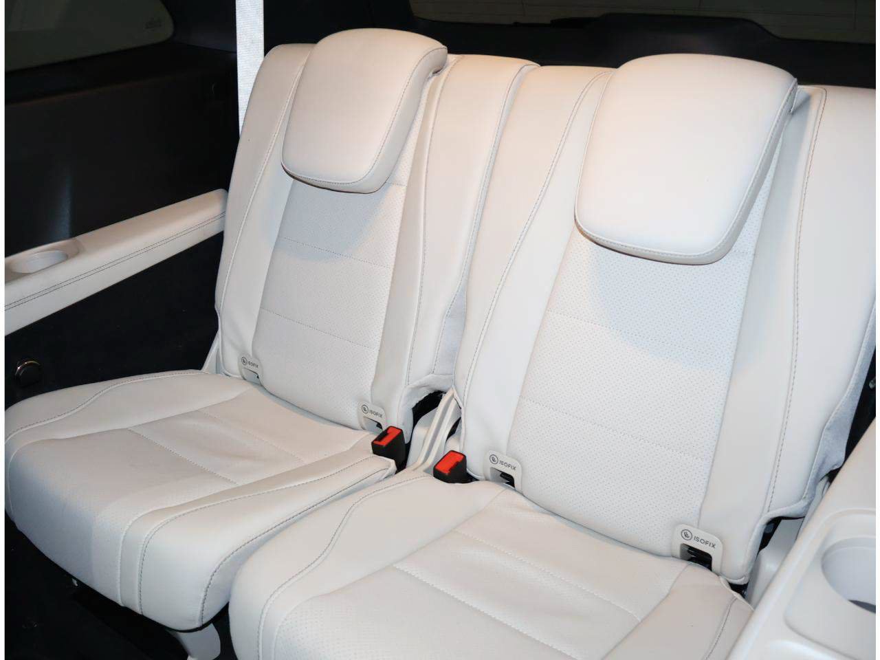 Used 2024 Mercedes-Benz GLS 450 4MATIC image 16