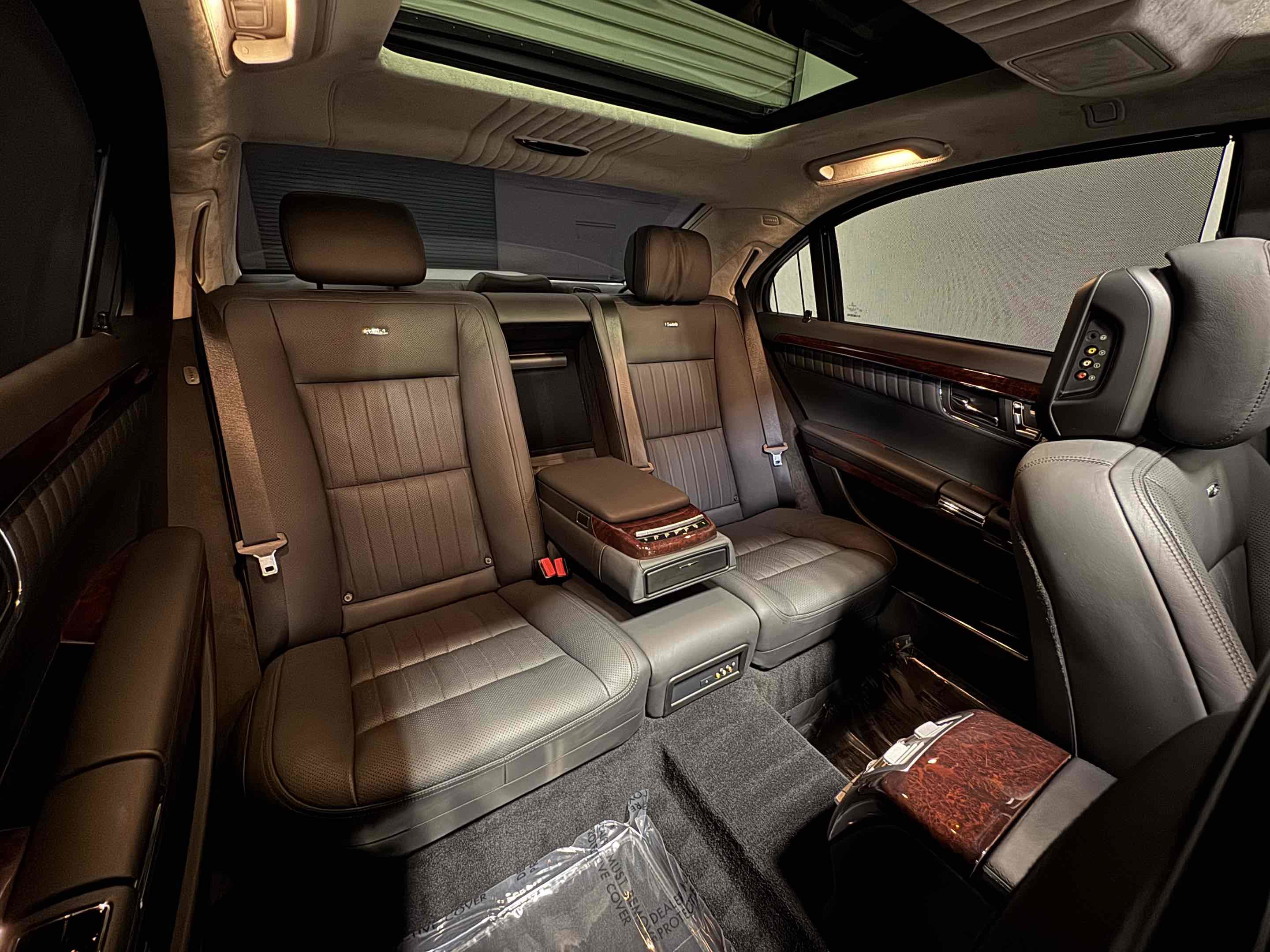 Used 2010 Mercedes-Benz S 600 image 6