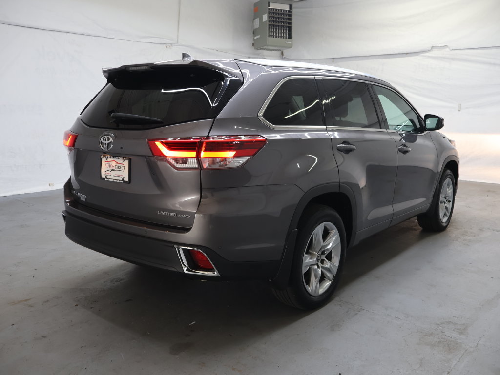 Used 2018 Toyota Highlander Limited w/ Carpet Mat Package (TMS) AWD/4WD image 7
