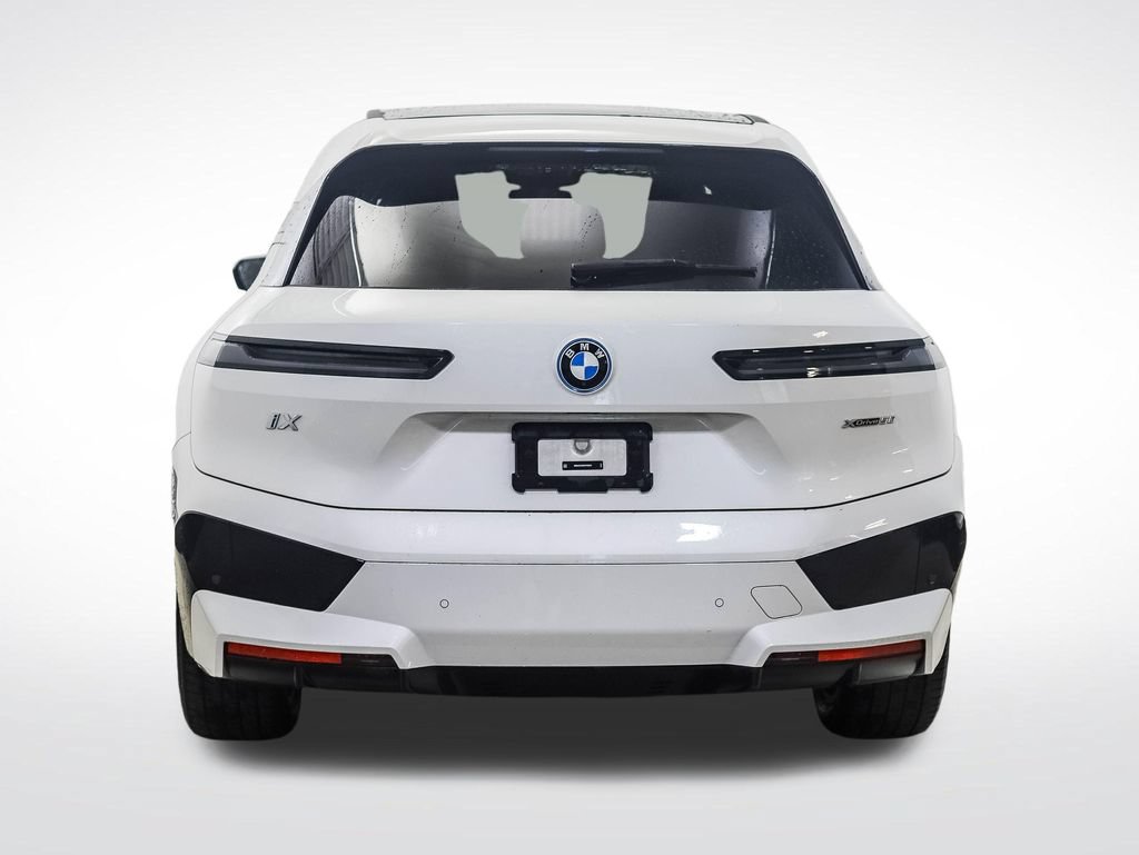 Certified 2024 BMW iX xDrive50 w/ Premium Package AWD/4WD image 4