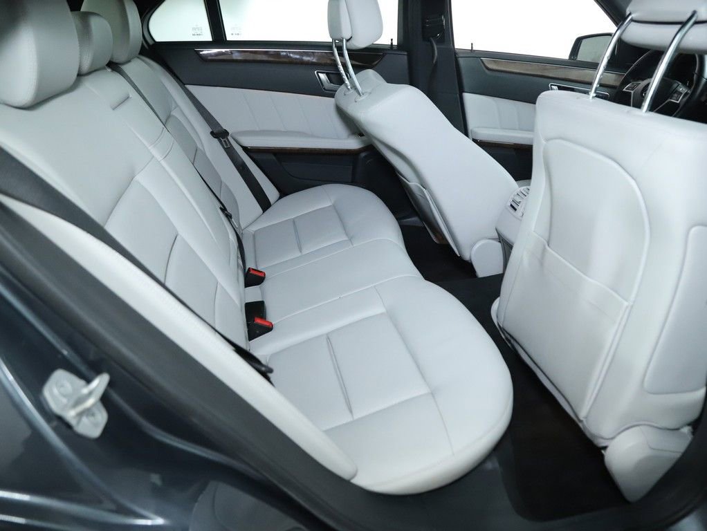 Used 2013 Mercedes-Benz E 350 4MATIC Sedan image 32