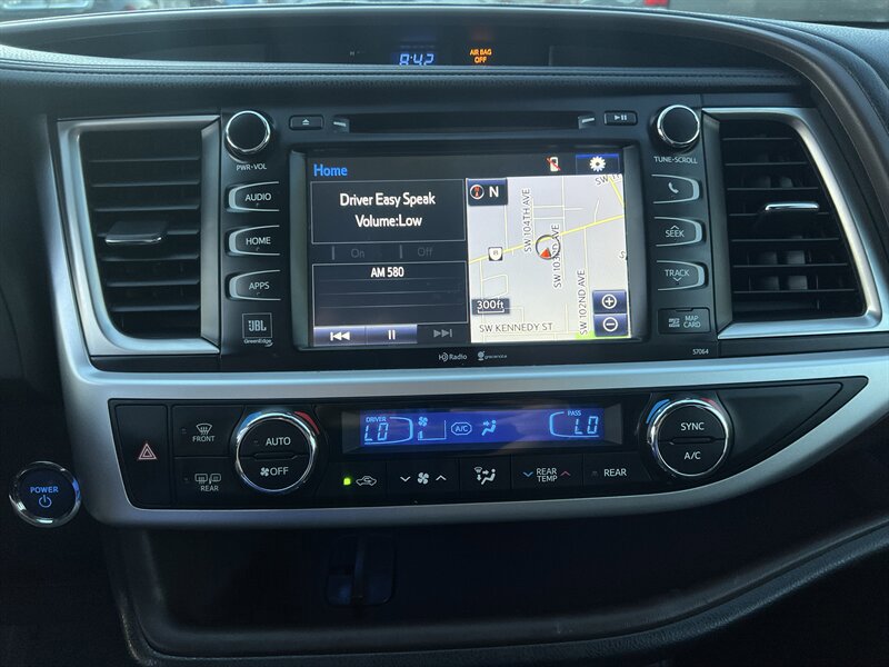 Used 2015 Toyota Highlander Limited Platinum AWD/4WD image 18
