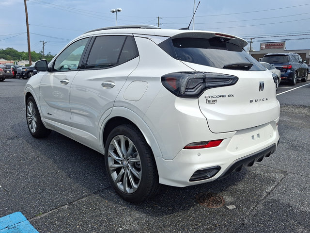 Used 2025 Buick Encore GX Avenir w/ Avenir Technology Package FWD image 4