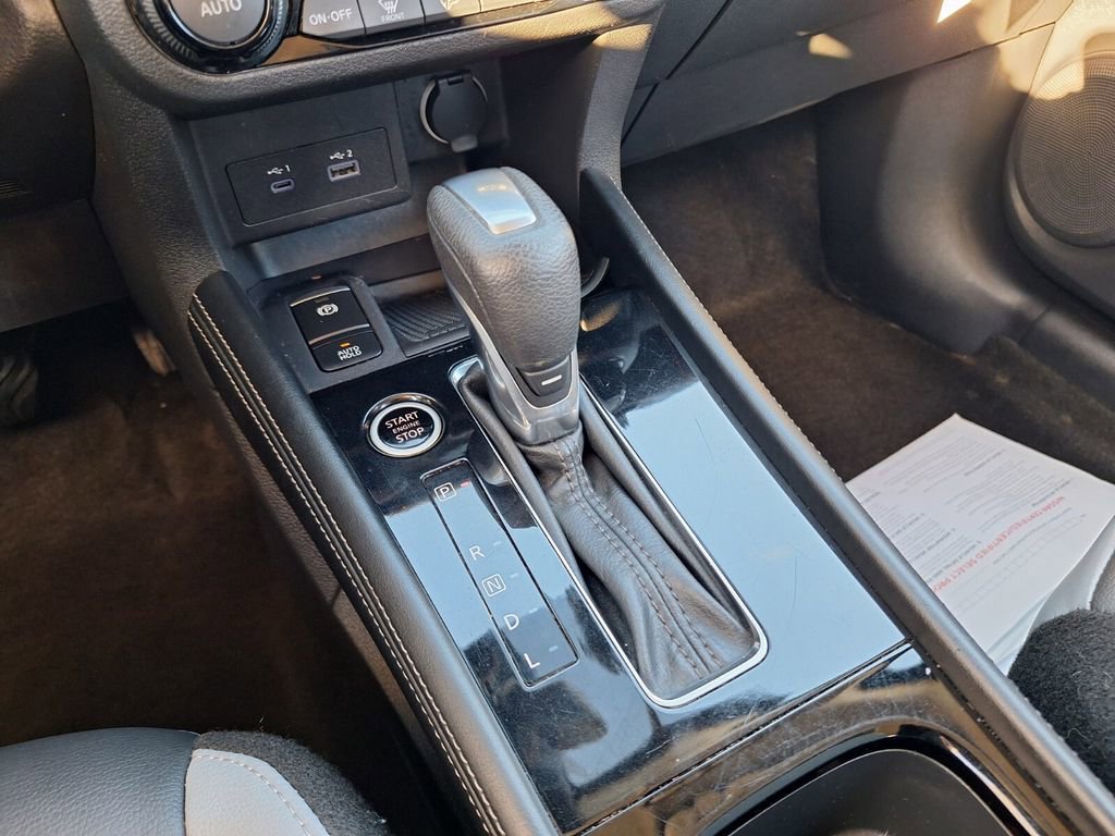 Used 2024 Nissan Kicks SR w/ SR Premium Package image 13