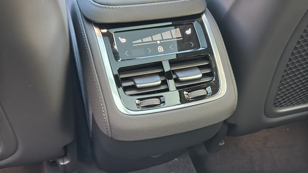 New 2027 Volvo XC90 B6 Ultra AWD/4WD image 9