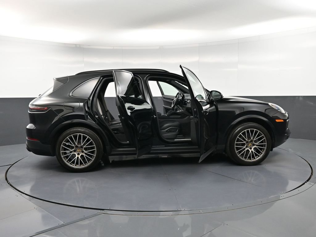 Certified 2023 Porsche Cayenne Platinum Edition AWD/4WD image 35