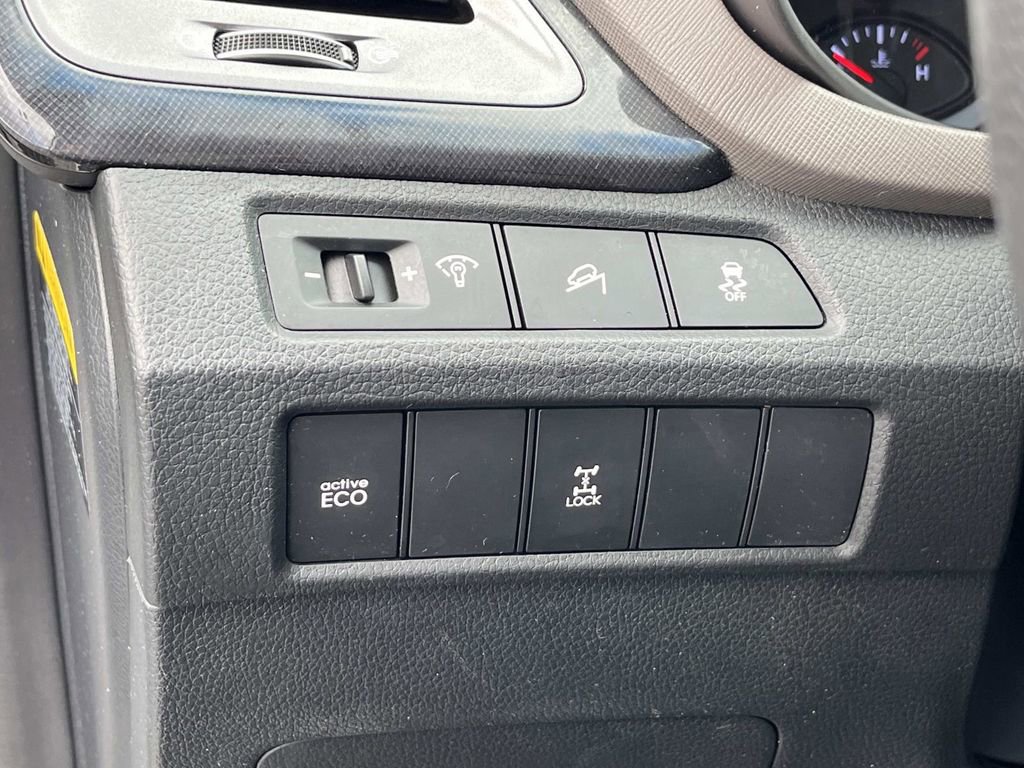 Used 2016 Hyundai Santa Fe SE image 28