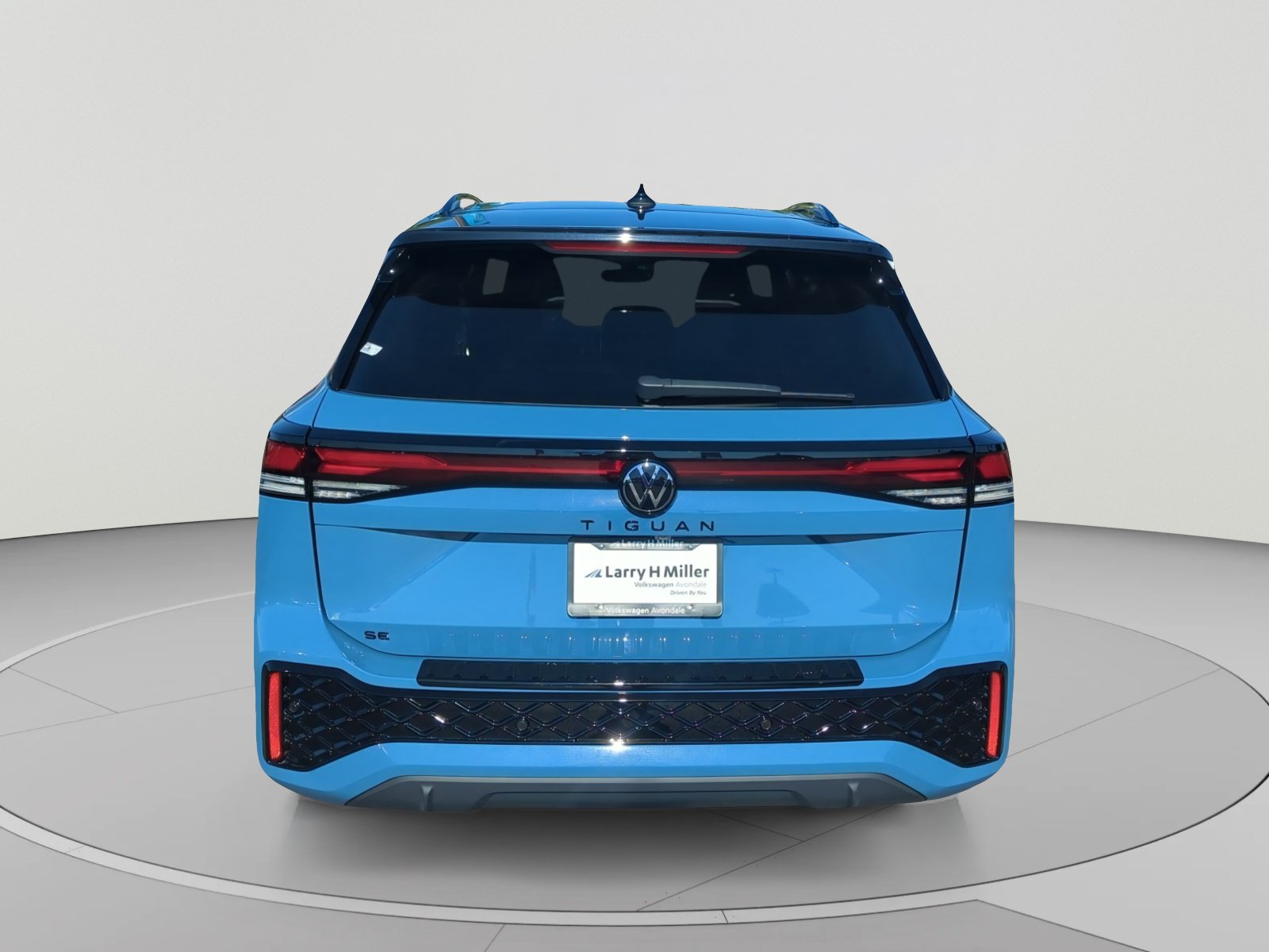 New 2026 Volkswagen Tiguan SE R-Line FWD image 4