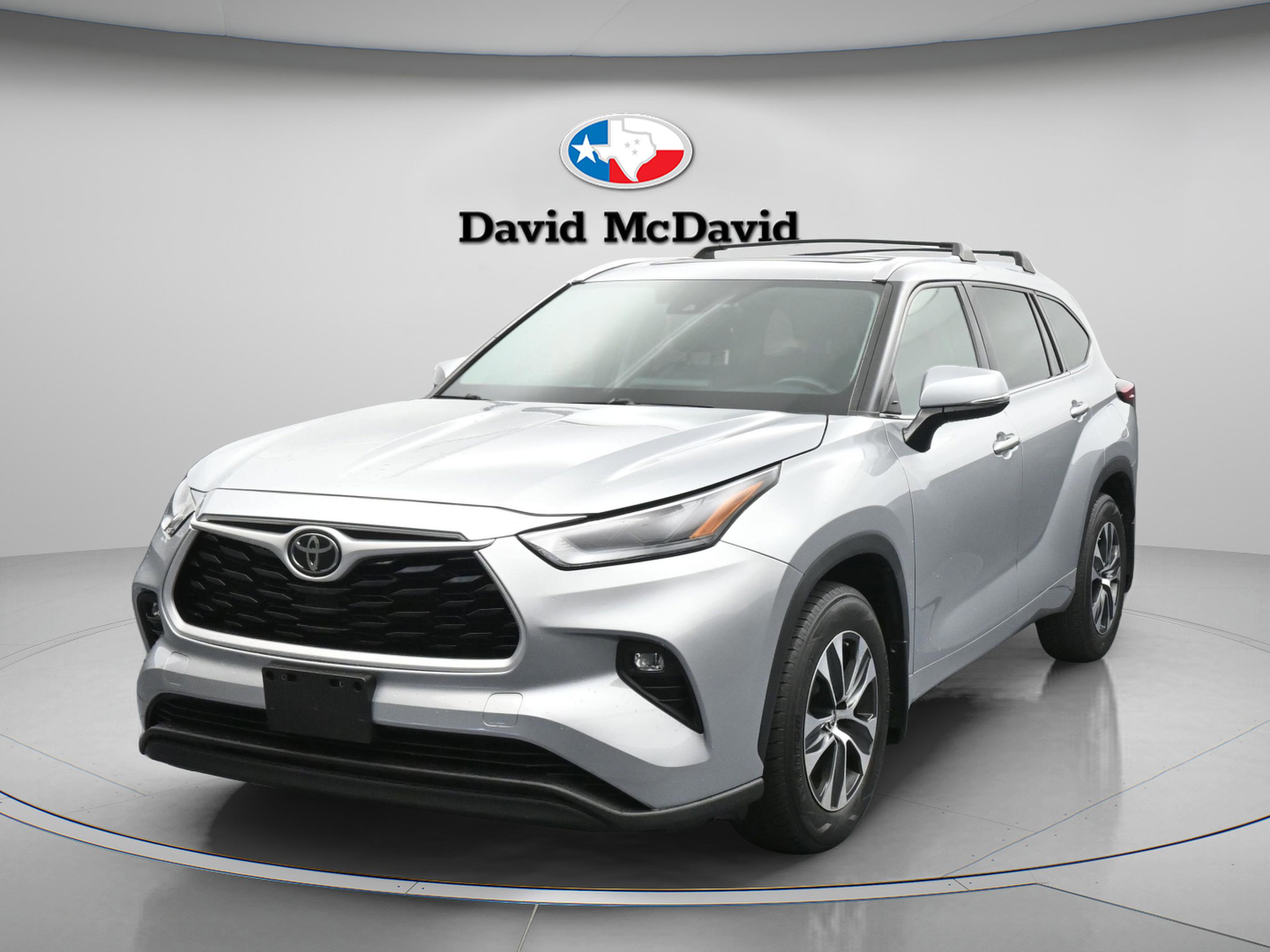 Used 2021 Toyota Highlander XLE image 4